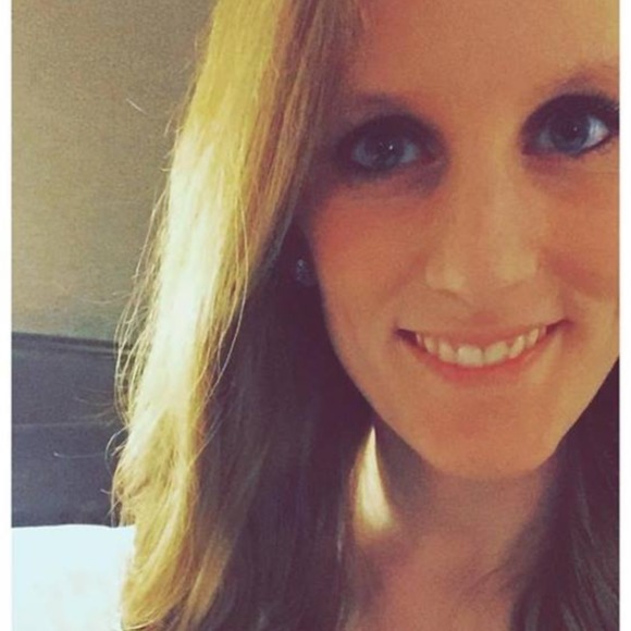 Meet your Posher, Lauren - Picture 1 of 1